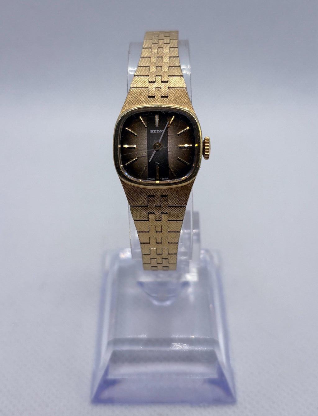 Vintage 1976 Seiko 11-3949 Ladies Mechanical Watch Bark Texture Vignette RUNNING