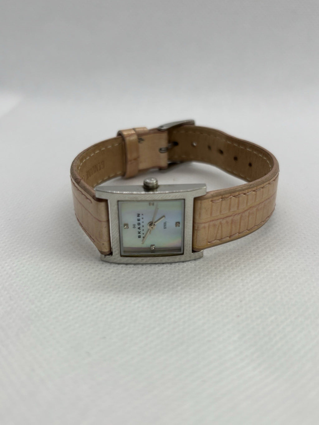 Skagen Steel 528SSLP8A Women's Watch MoP Pearl Face Runs New Battery