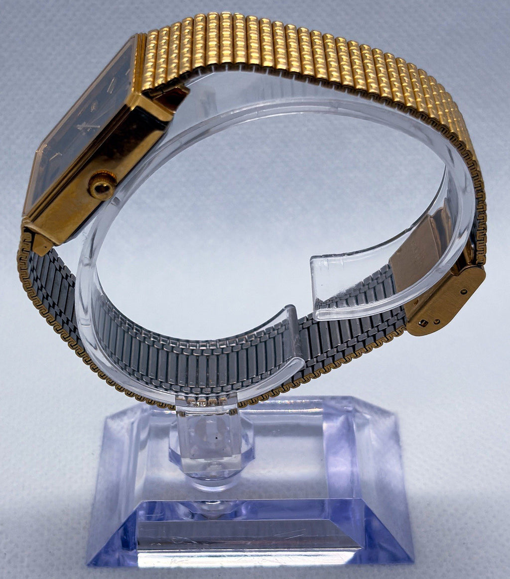 Vintage Benrus Diamond Quartz Gold Tone Black Dial Date Tank Men's Dress Watch