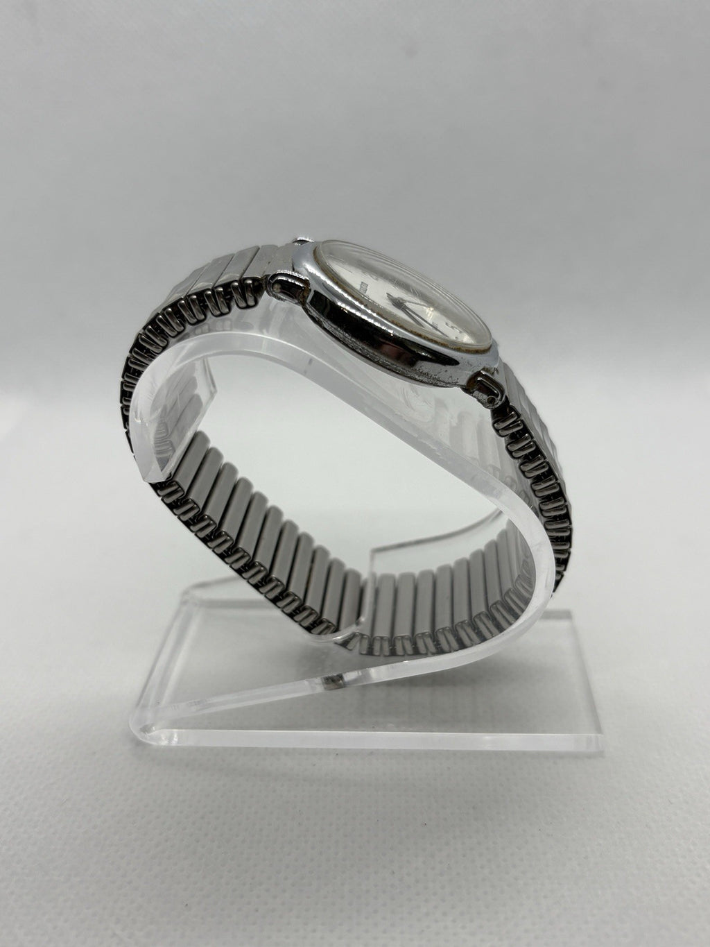 Women’s Silver Quantum Quartz Wristwatch With Metal Stretchy Band. New Battery