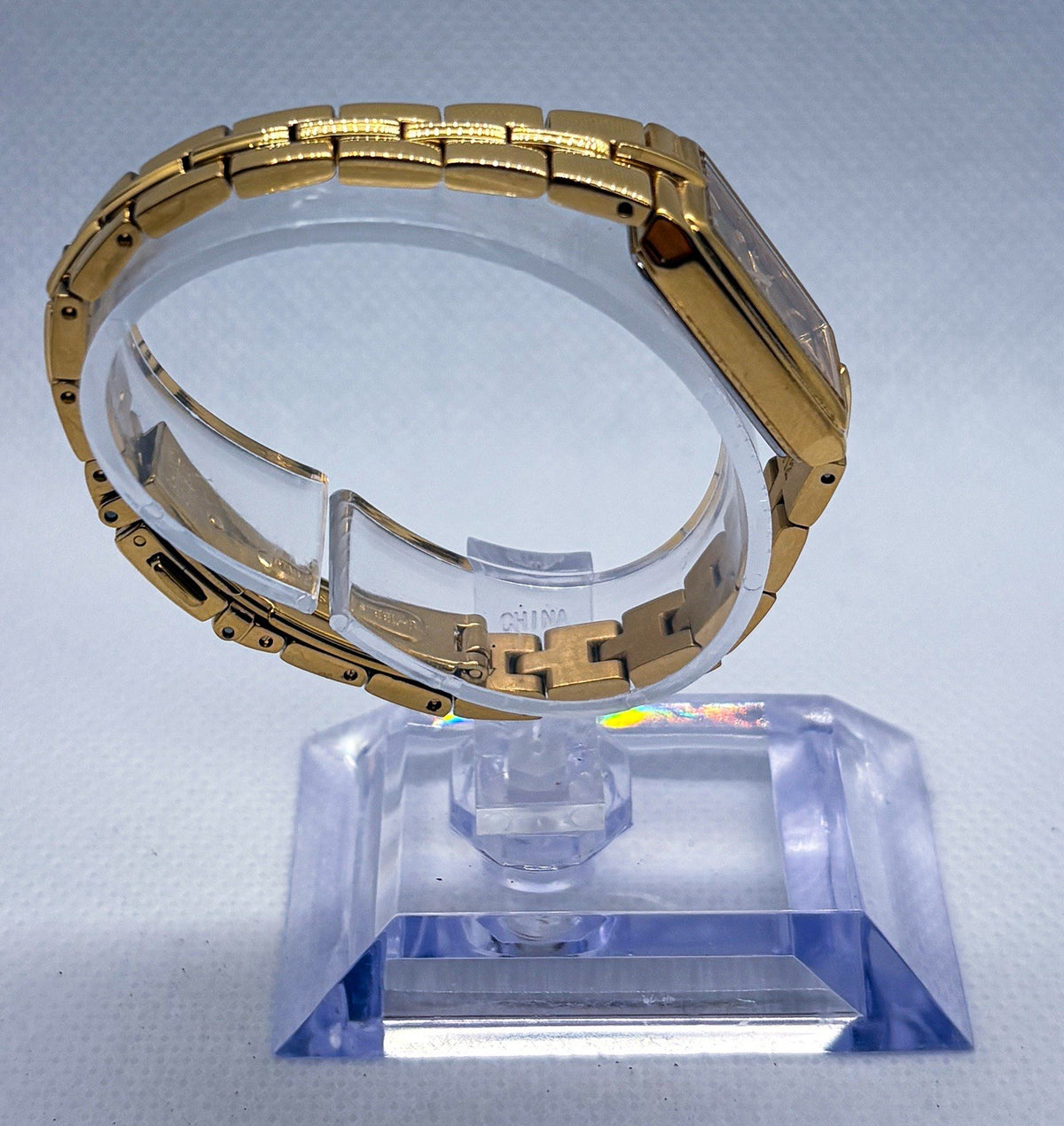 Seiko Solar Women's Tank Watch V116-0AH0 Gold Tone Rectangle Dress Wristwatch