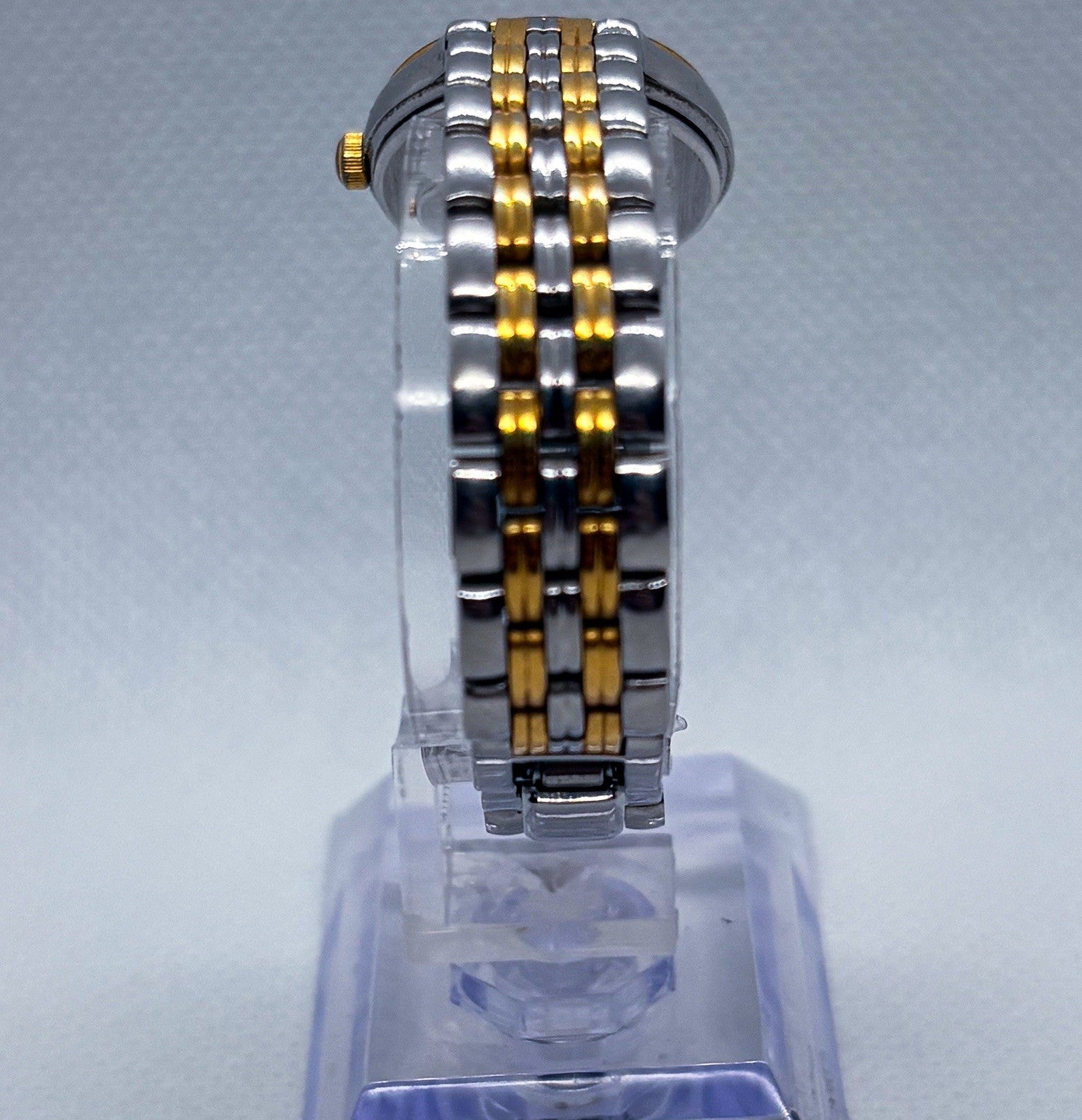 Vintage 1995 Seiko Quartz Ladies Watch 7N82-0228 Two Tone 25mm Black Dial Date