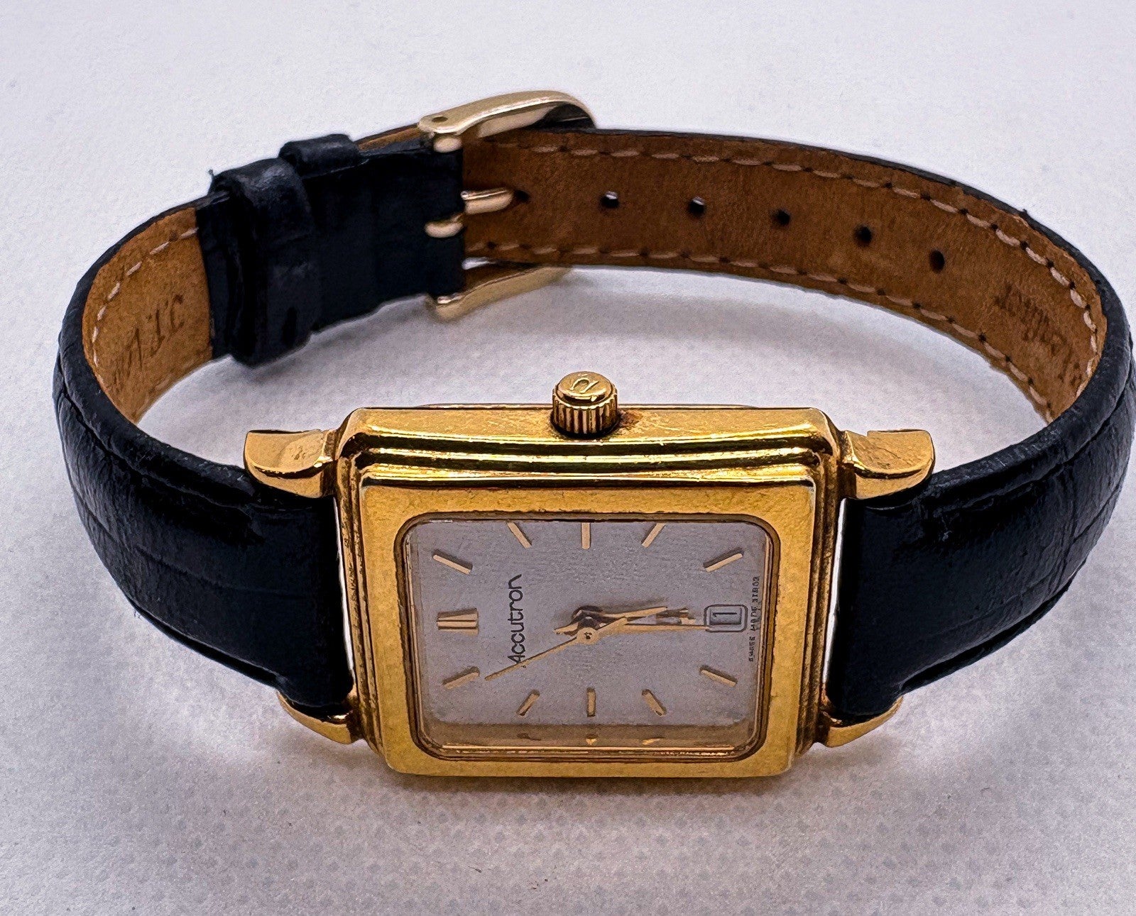Vintage Bulova Accutron T7 Gold Tone Tank Watch Textured Date Dial Swiss Movt