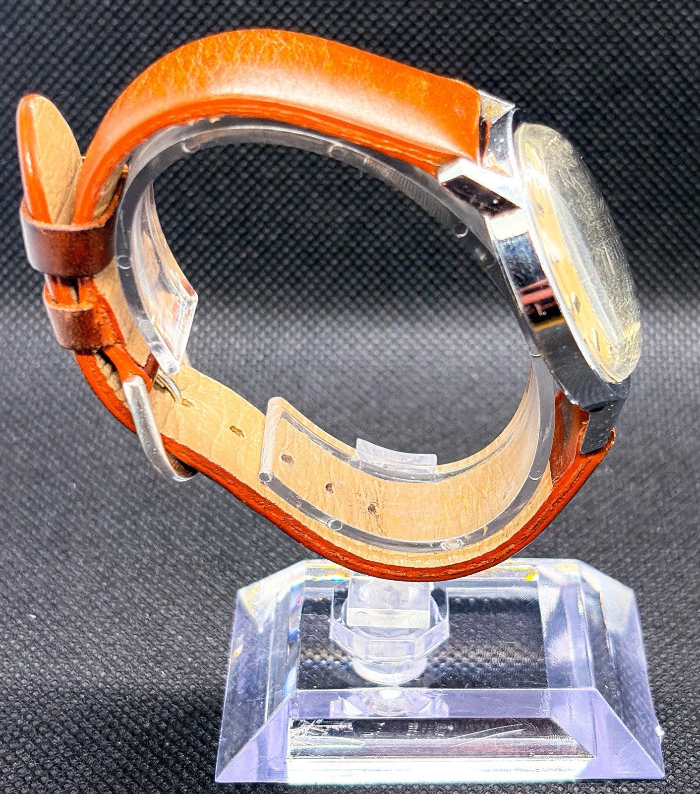 Vintage 1971 Timex Marlin 26070 2471 Champagne Sunburst Dial Manual Wind