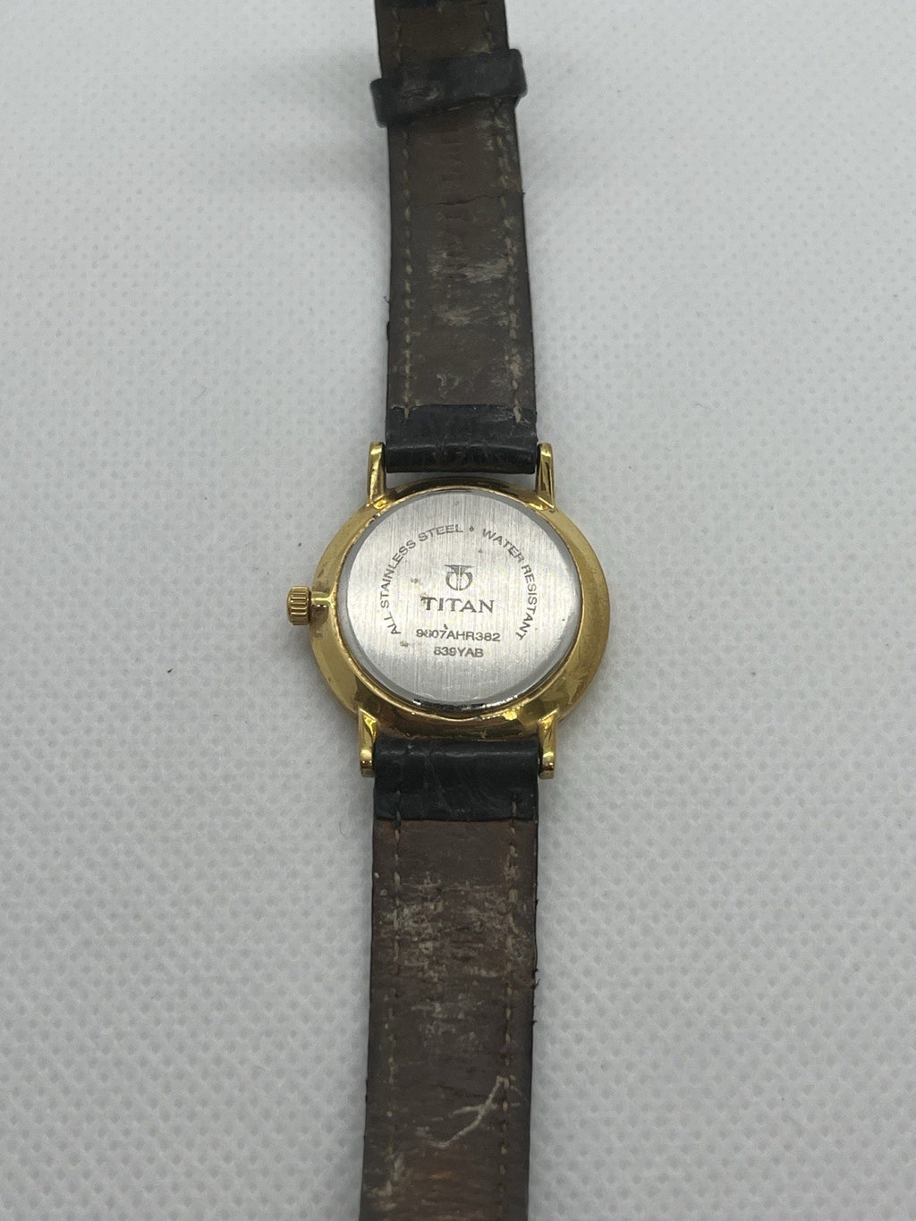 Vintage Women's Titan Classic Gold Plated Sport 839YAB Quartz Watch