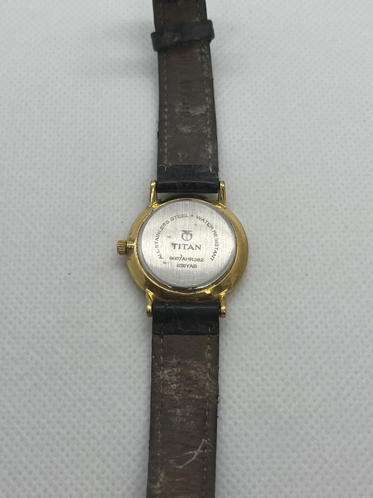 Vintage Women's Titan Classic Gold Plated Sport 839YAB Quartz Watch