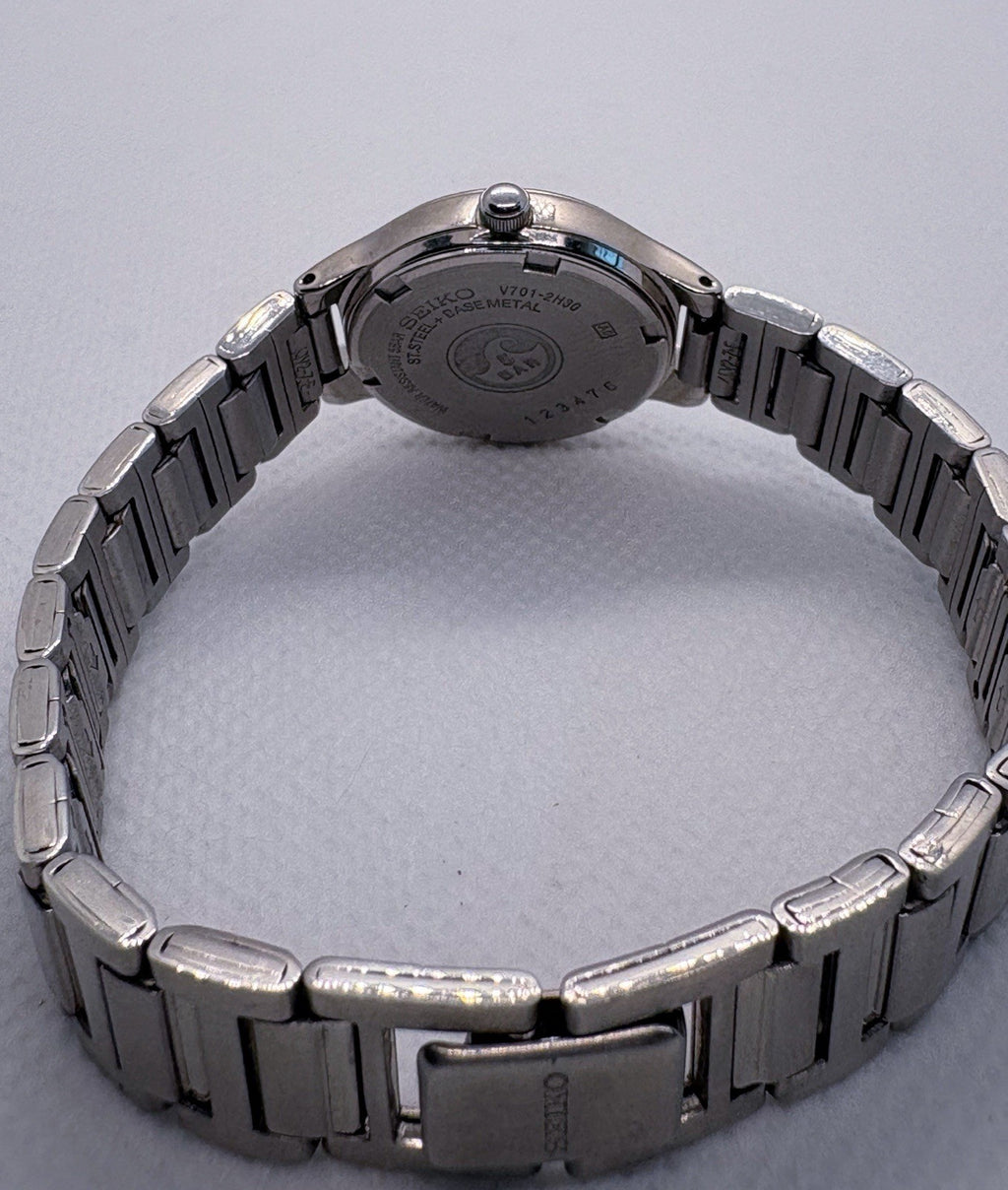 Vintage 1991 Seiko V701-2H30 A0 Ladies Watch Black Dial Silver Tone 5 Bar Quartz