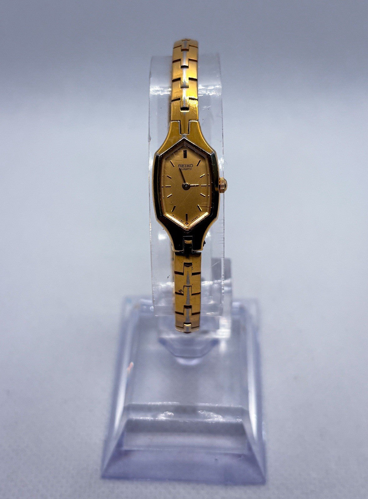 Vintage 1990 Seiko 1E20-0229 Ladies Hexagon Quartz Cocktail Watch Safety Chain