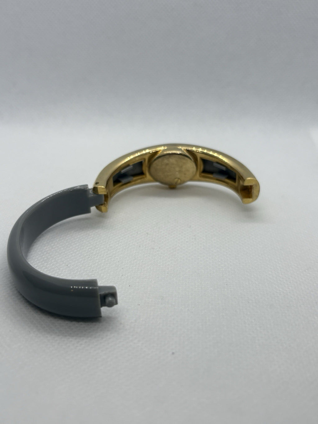 Vintage Bangle Fastrack Women Antimagnetic 19mm Gray Gold Tone Manual Wind