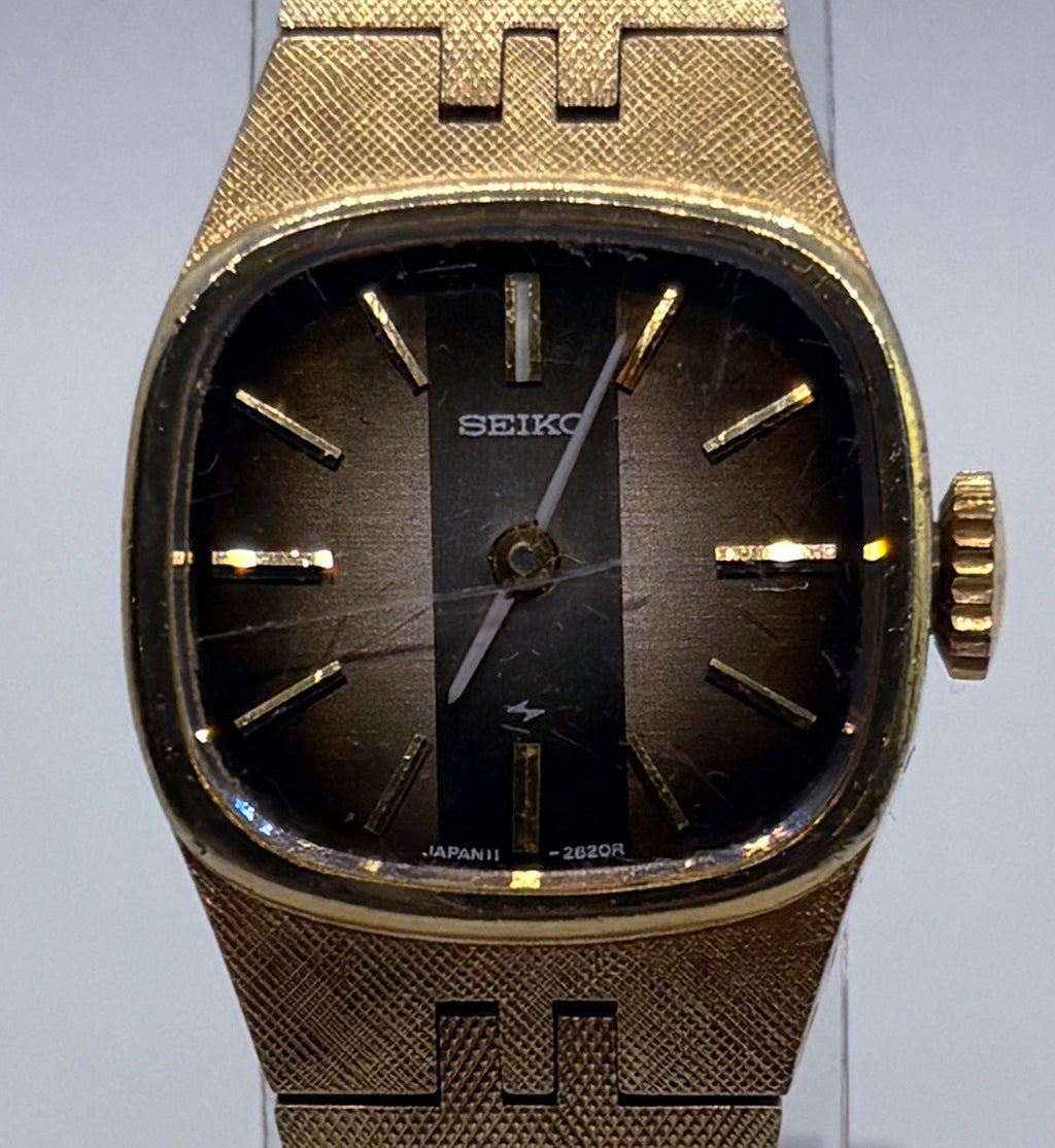 Vintage 1976 Seiko 11-3949 Ladies Mechanical Watch Bark Texture Vignette RUNNING