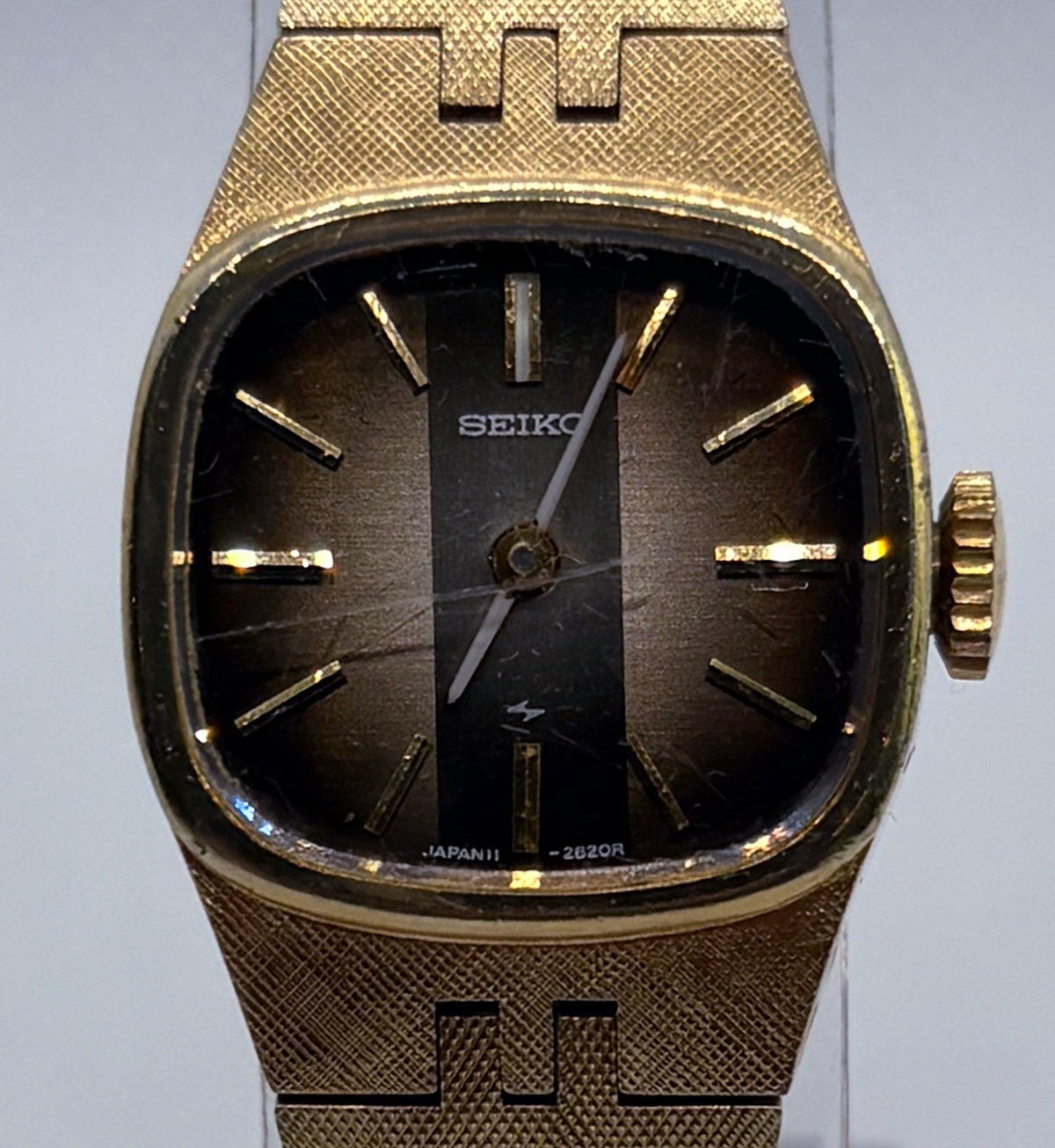 Vintage 1976 Seiko 11-3949 Ladies Mechanical Watch Bark Texture Vignette RUNNING