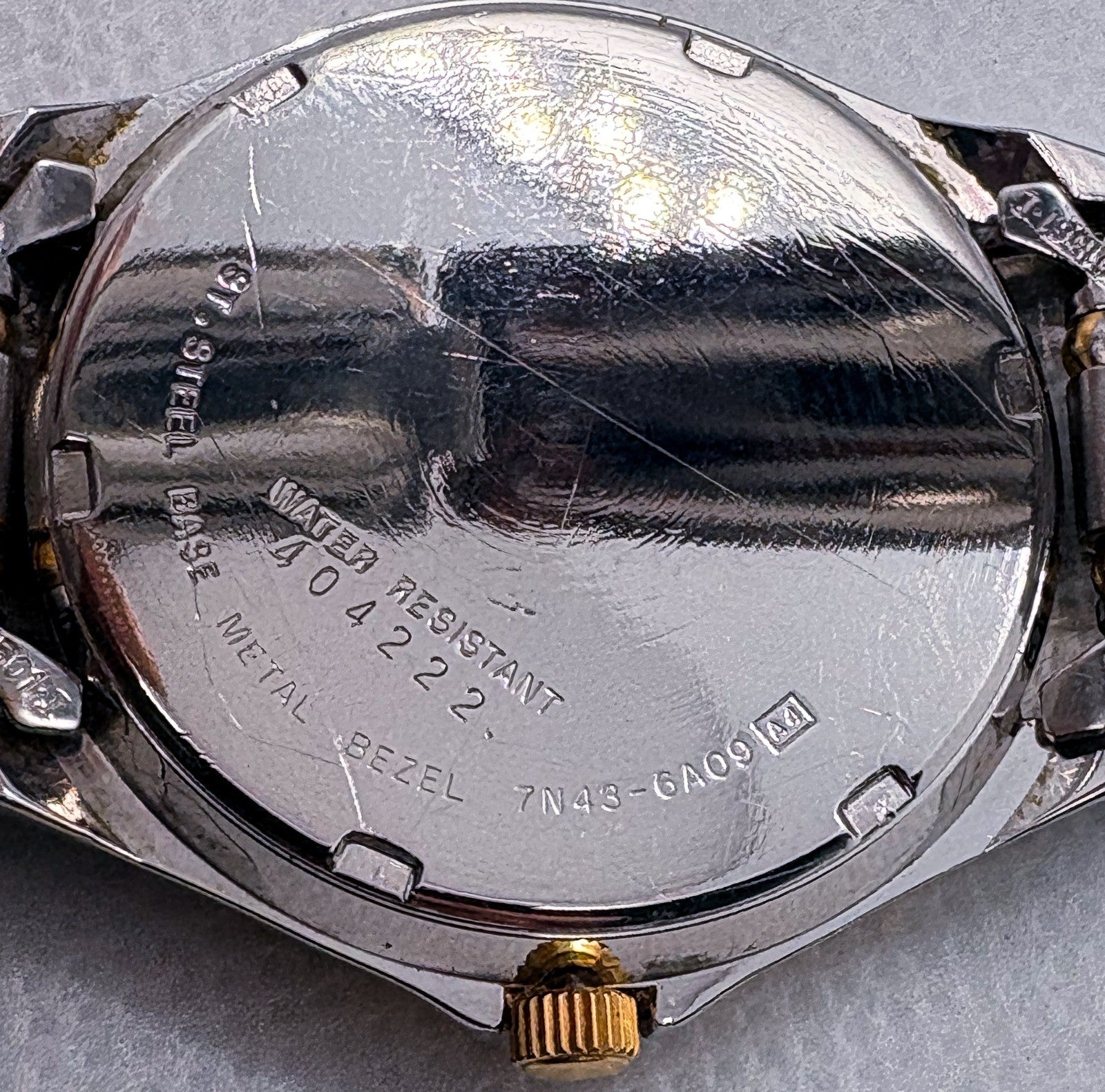 Vintage 1994 Seiko Mens Watch 36mm Gray Dial Two Tone Day Date 7N43-6A09 Quartz