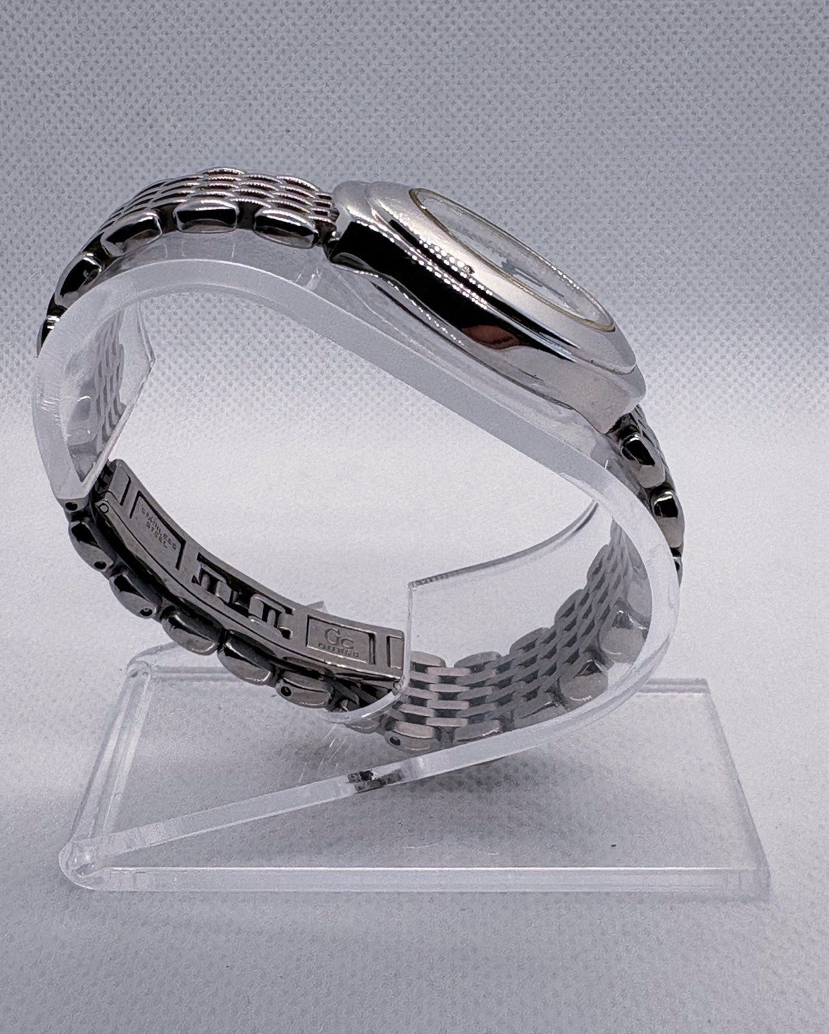 GC Guess Collection GC4000 Ladies Oval Watch Sub Second Dial Silver New Battery