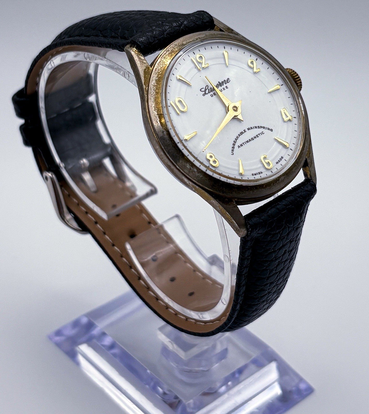 Vintage 1965 Lucerne De Luxe Swiss Mechanical Watch White Tuxedo Ring Dial Runs