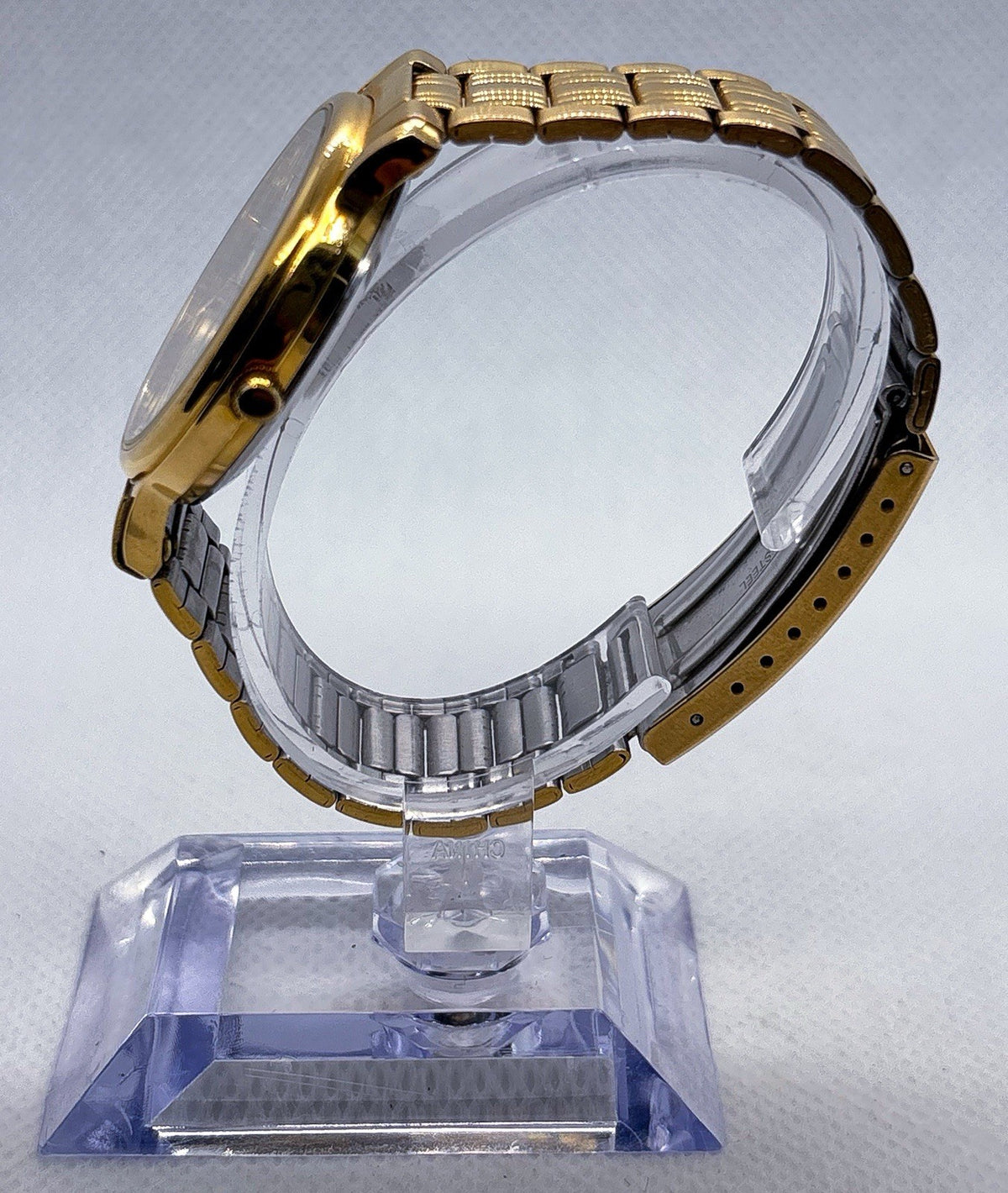Vintage 1990s Mathey-Tissot MT1313SM Ladies Watch Gold Tone Day Date 36mm Quartz