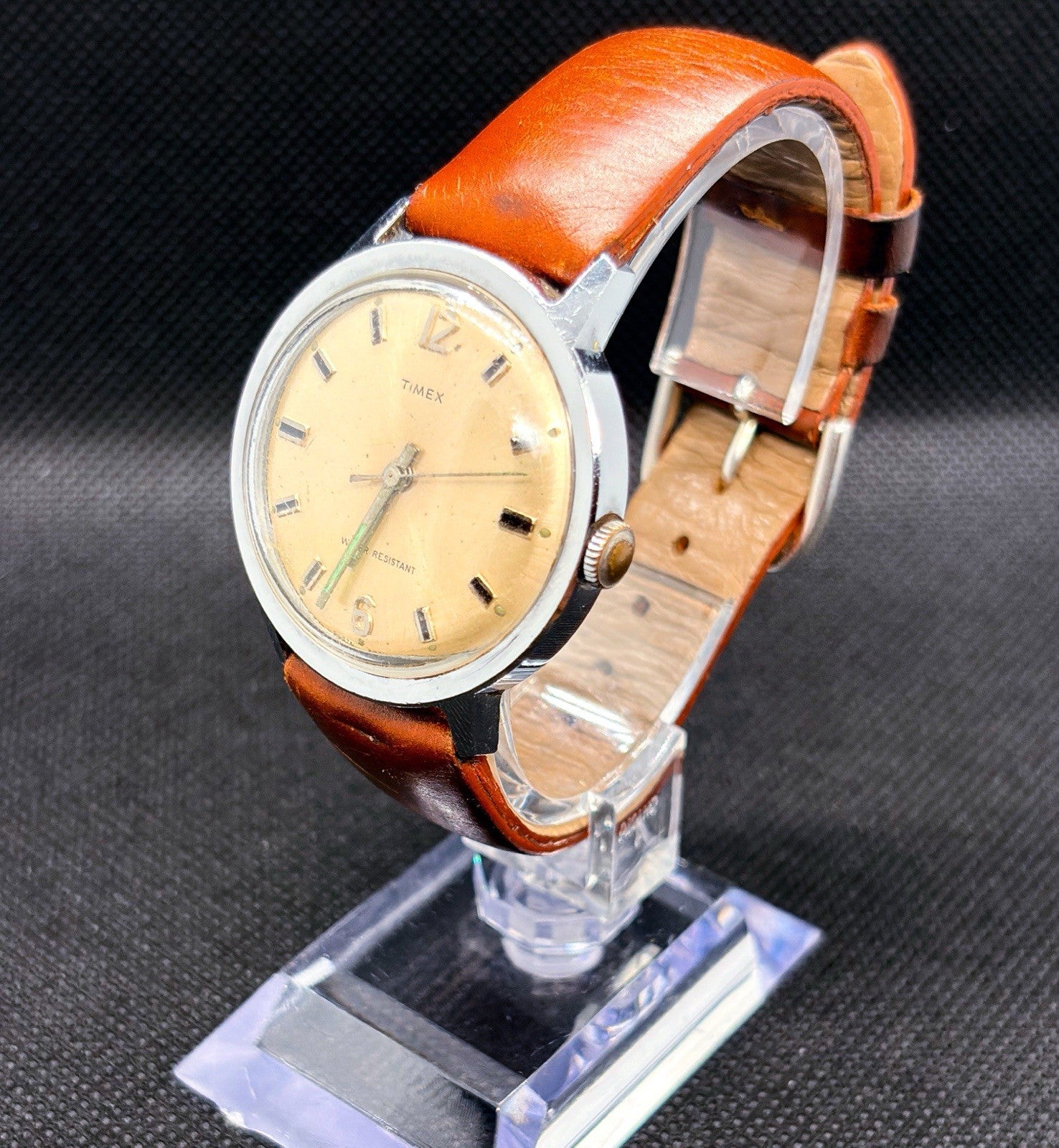 Vintage 1971 Timex Marlin 26070 2471 Champagne Sunburst Dial Manual Wind