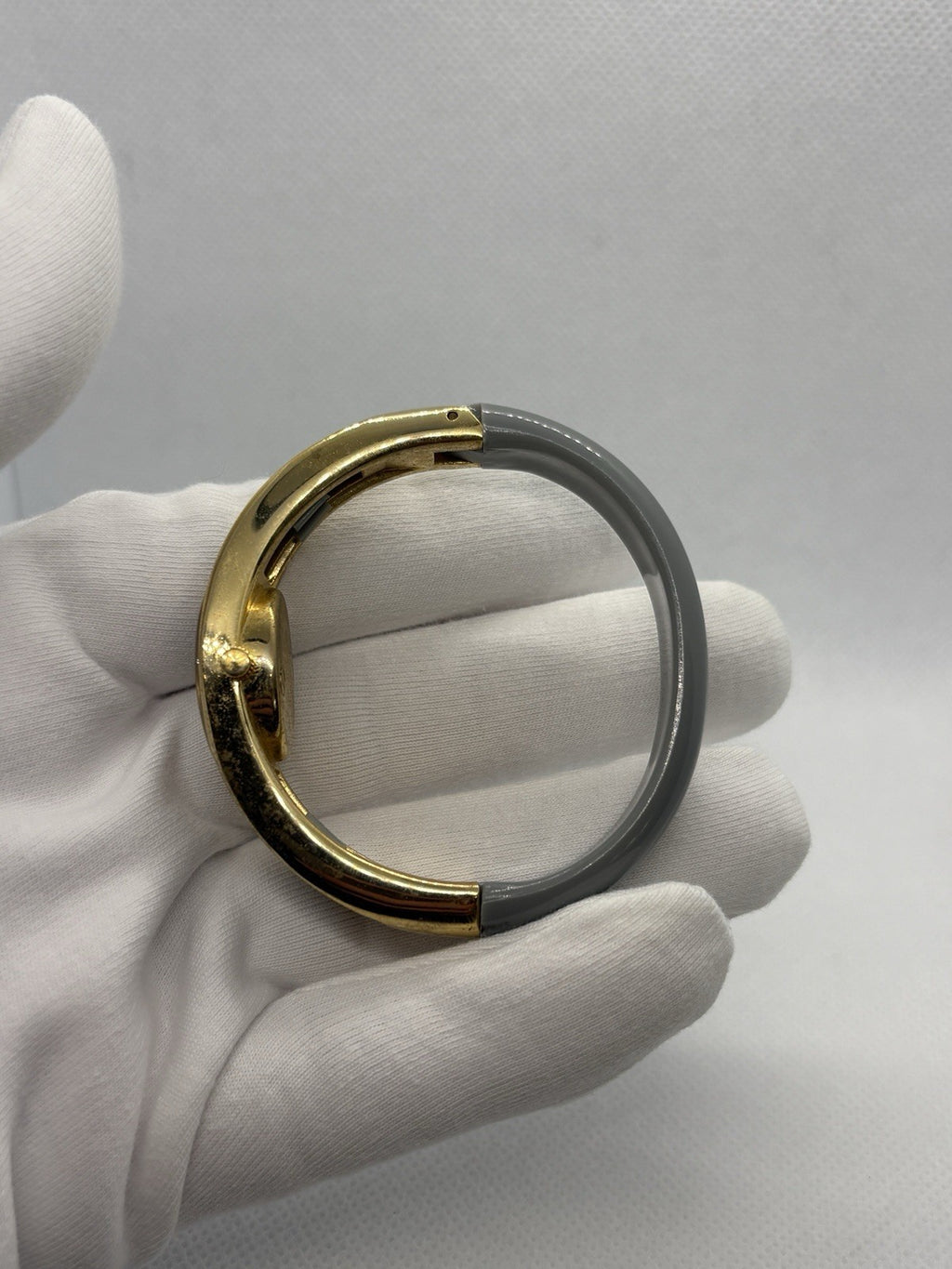 Vintage Bangle Fastrack Women Antimagnetic 19mm Gray Gold Tone Manual Wind