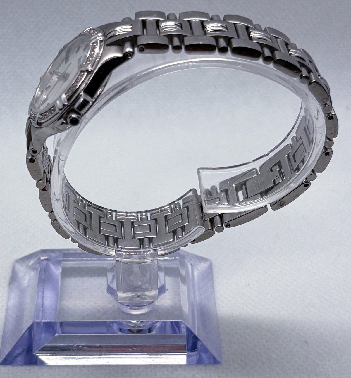 Vintage 2000s Bulova 96R04 C867878 Diamond Bezel Stainless Steel Ladies Watch