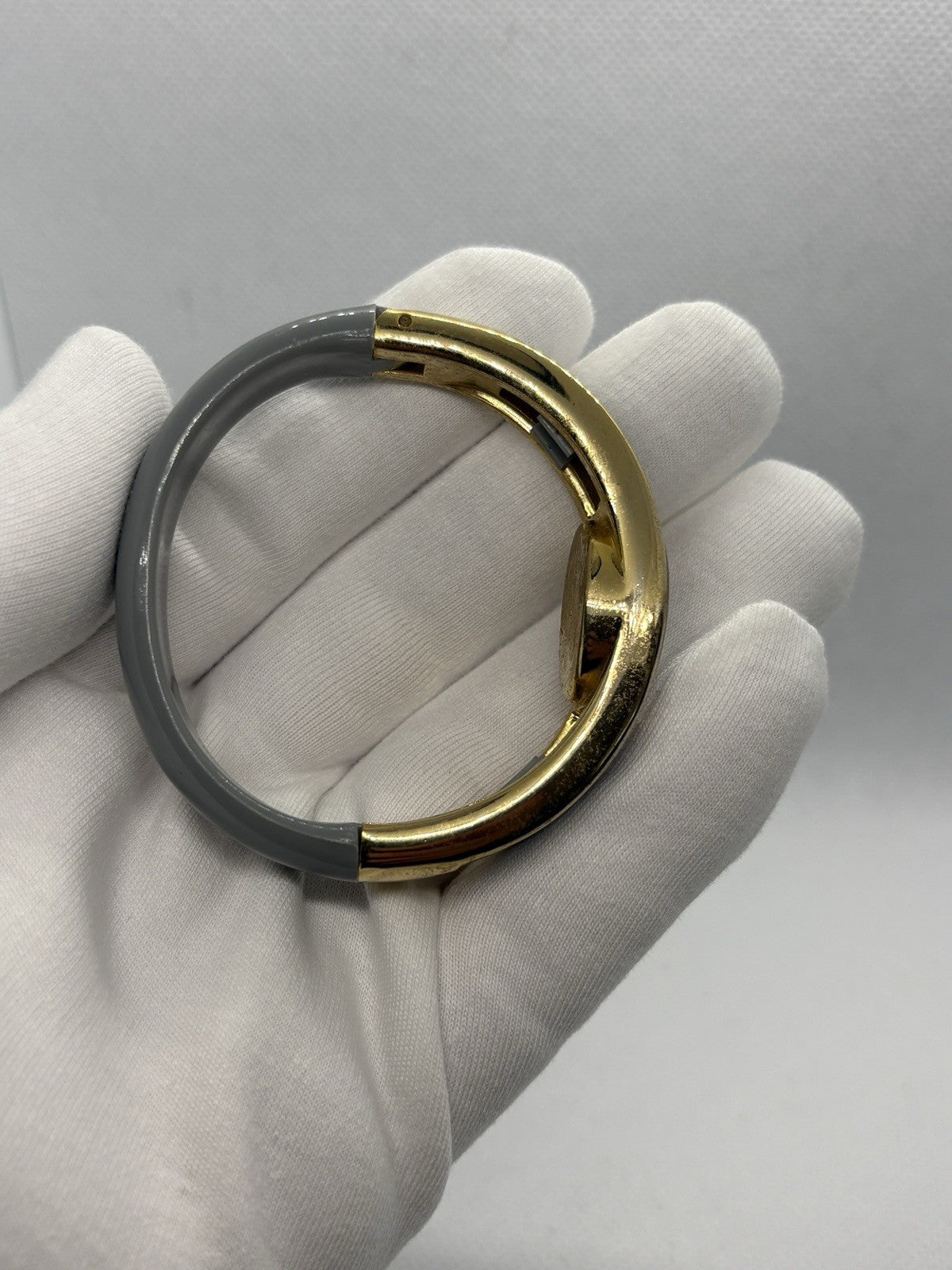 Vintage Bangle Fastrack Women Antimagnetic 19mm Gray Gold Tone Manual Wind