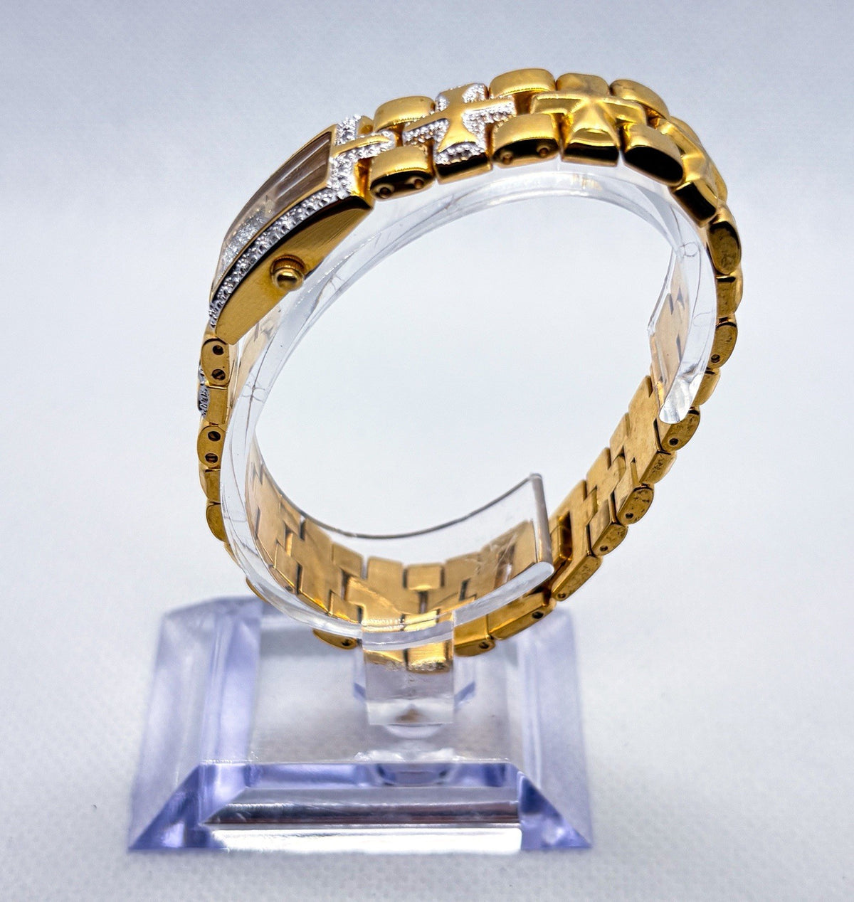 Bulova Ladies Diamond Watch 98R68 Two Tone Cross Link Patterned Dial WORKING
