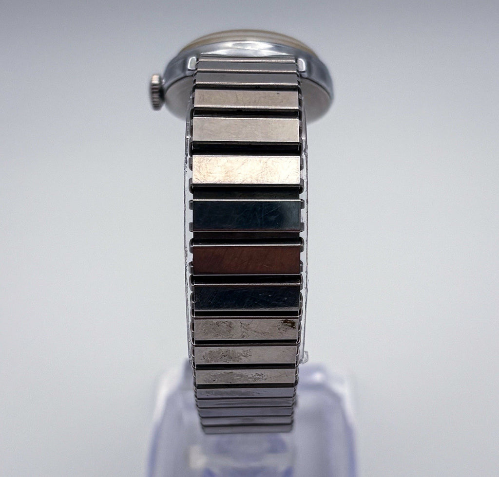 Vintage Timex Mechanical Ladies Date Watch 25mm Stainless Steel Back Runs