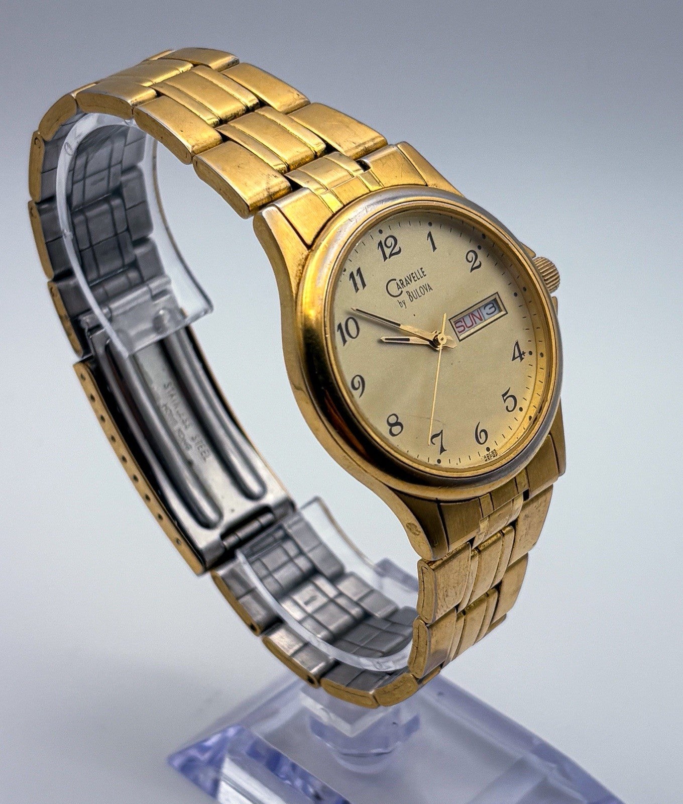 Vintage 1994 Caravelle by Bulova T4 Gold Quartz 35mm Mens Watch Day Date 42C85