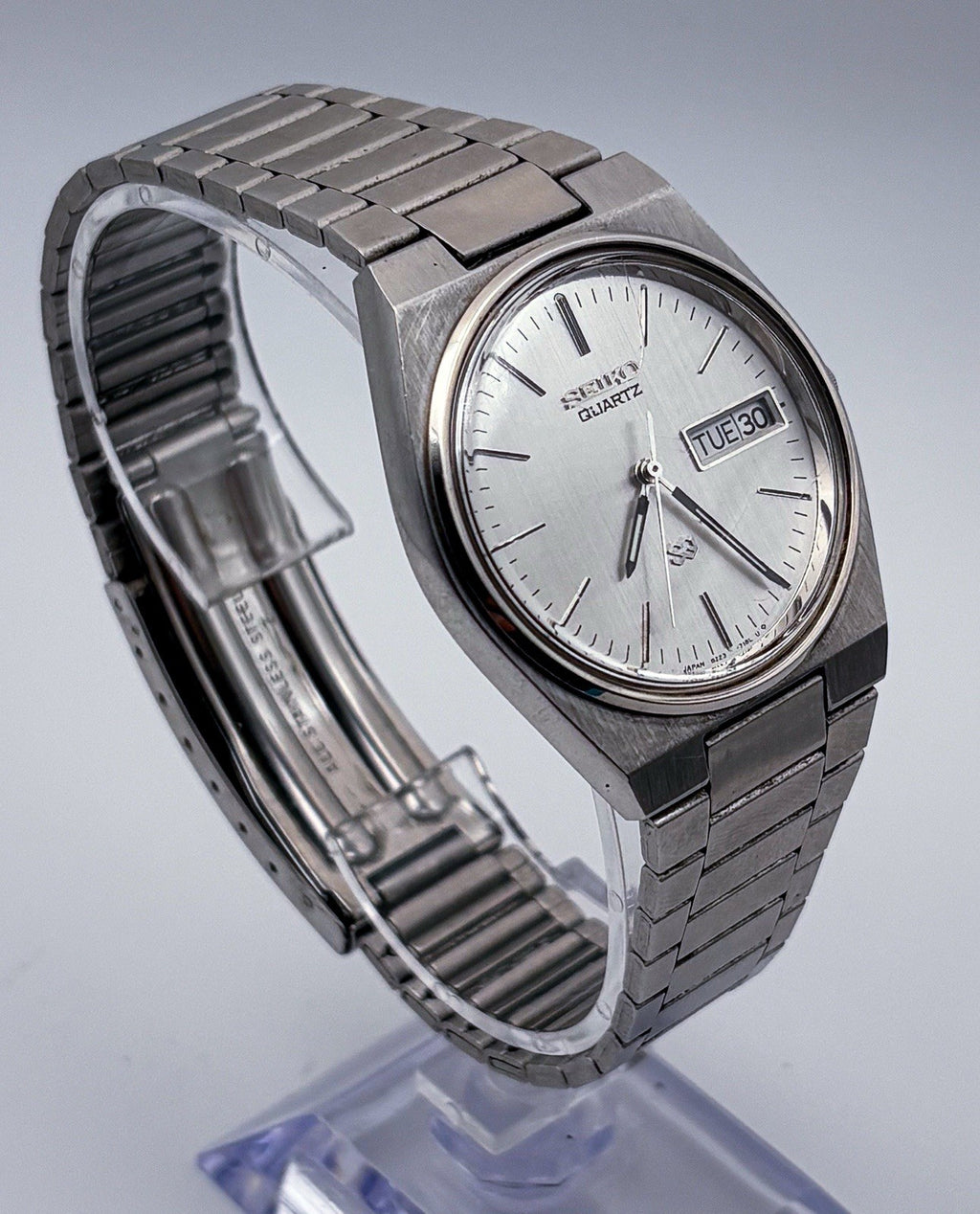 1981 Seiko SQ 8223-7149 Quartz 35mm Mens Watch Silver Sunburst Day Date