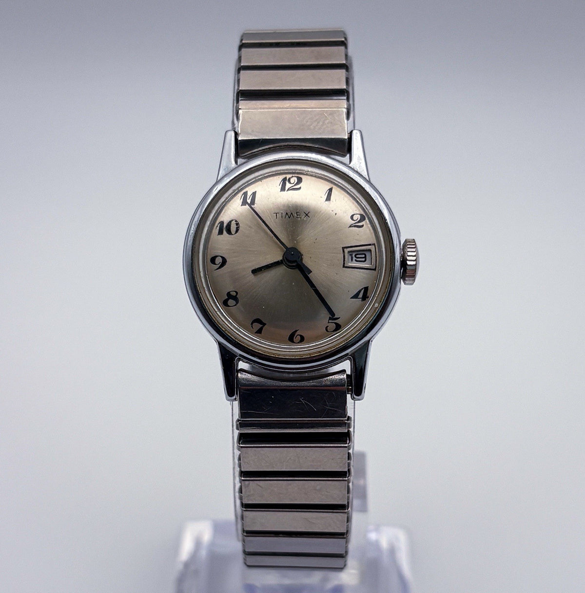 Vintage Timex Mechanical Ladies Date Watch 25mm Stainless Steel Back Runs