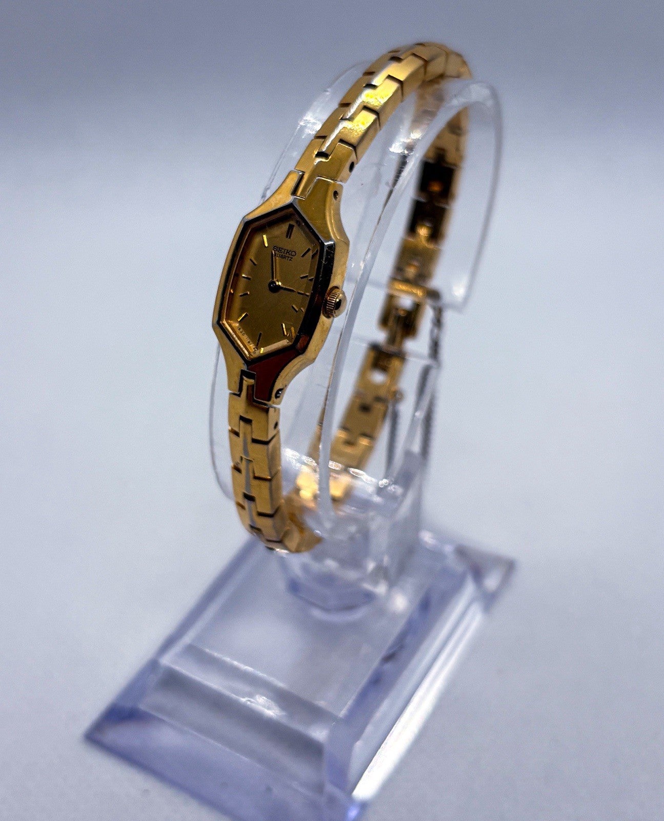 Vintage 1990 Seiko 1E20-0229 Ladies Hexagon Quartz Cocktail Watch Safety Chain
