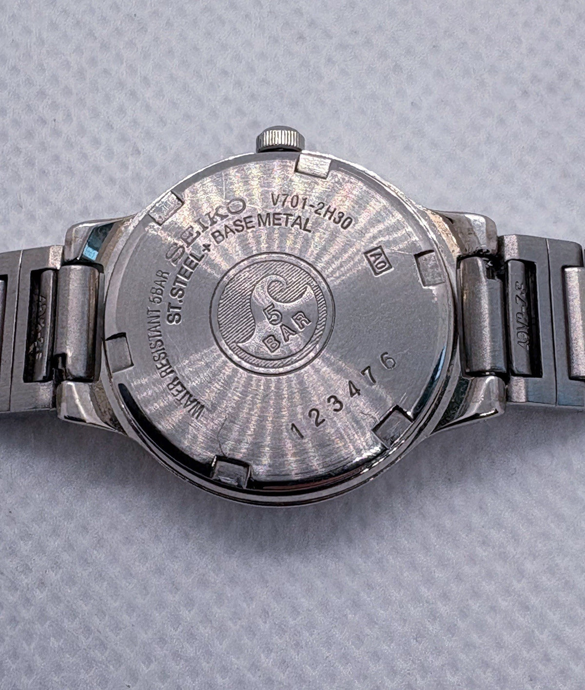 Vintage 1991 Seiko V701-2H30 A0 Ladies Watch Black Dial Silver Tone 5 Bar Quartz