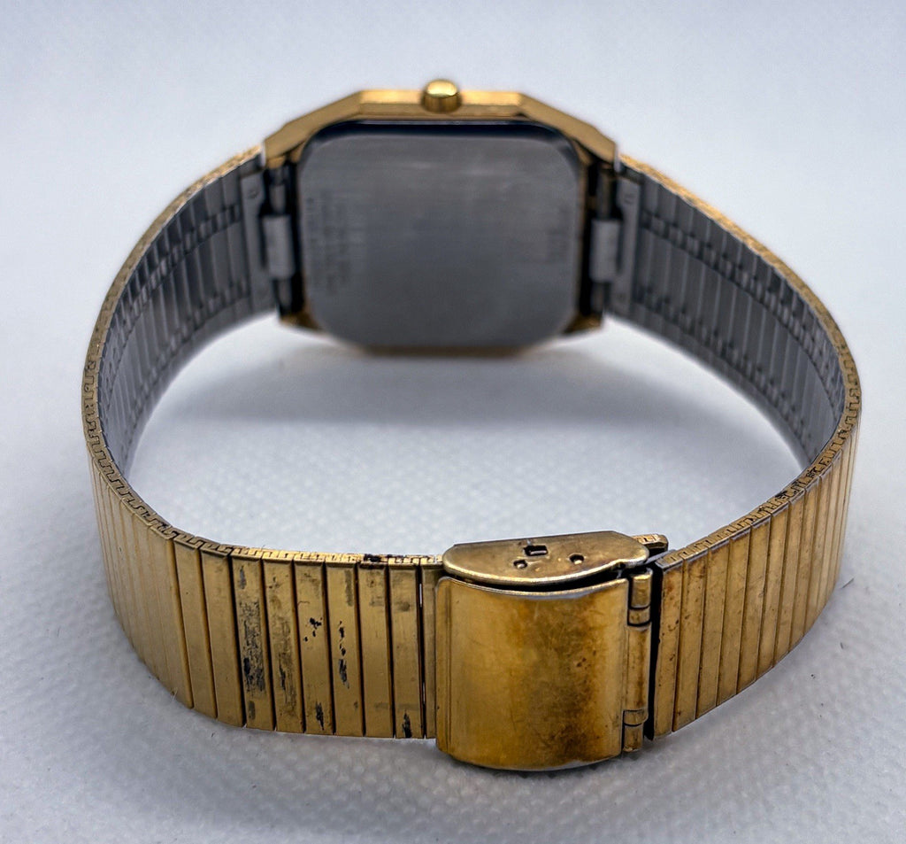 Vintage 1981 Bulova Accutron Swiss Quartz Square Watch 7249 P1 New Battery Runs