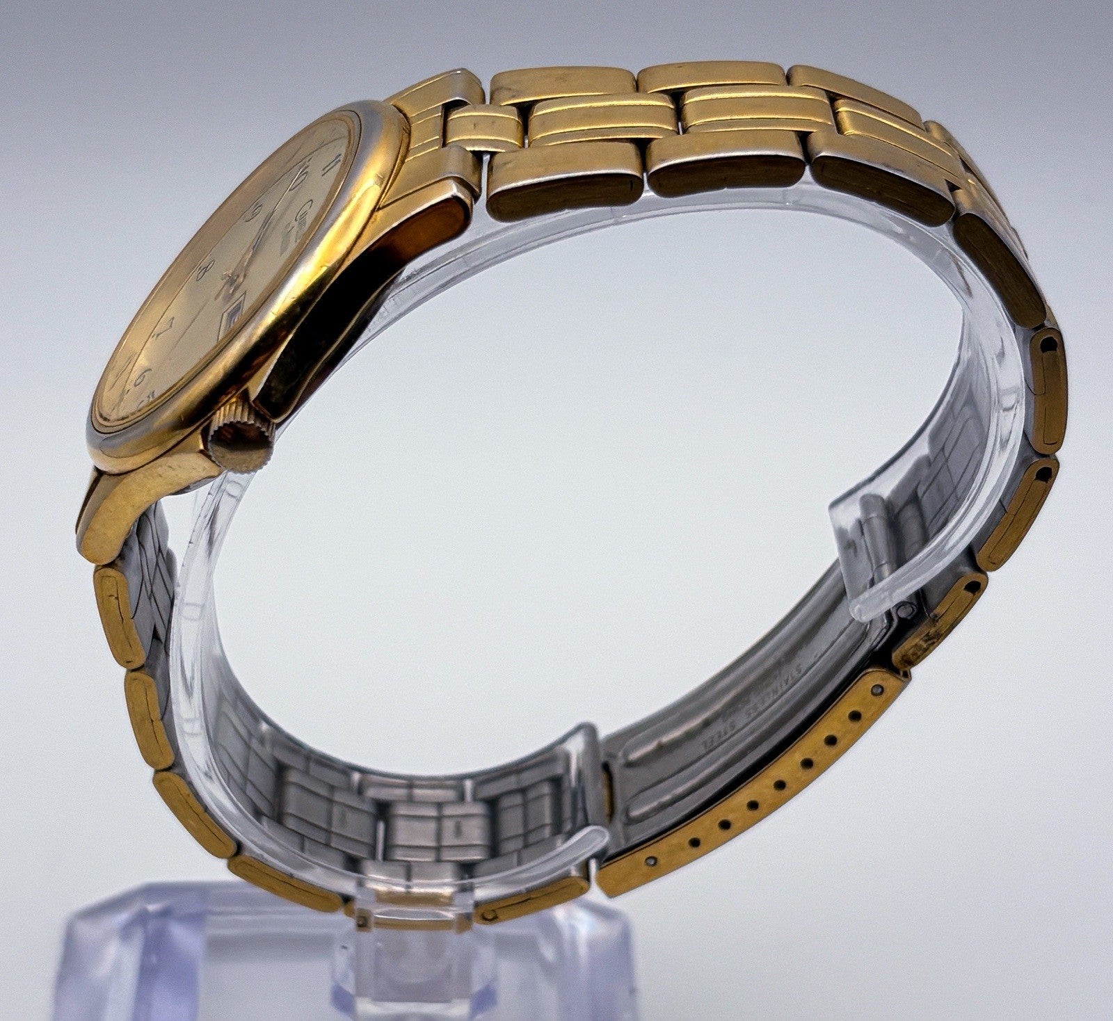 Vintage 1994 Caravelle by Bulova T4 Gold Quartz 35mm Mens Watch Day Date 42C85