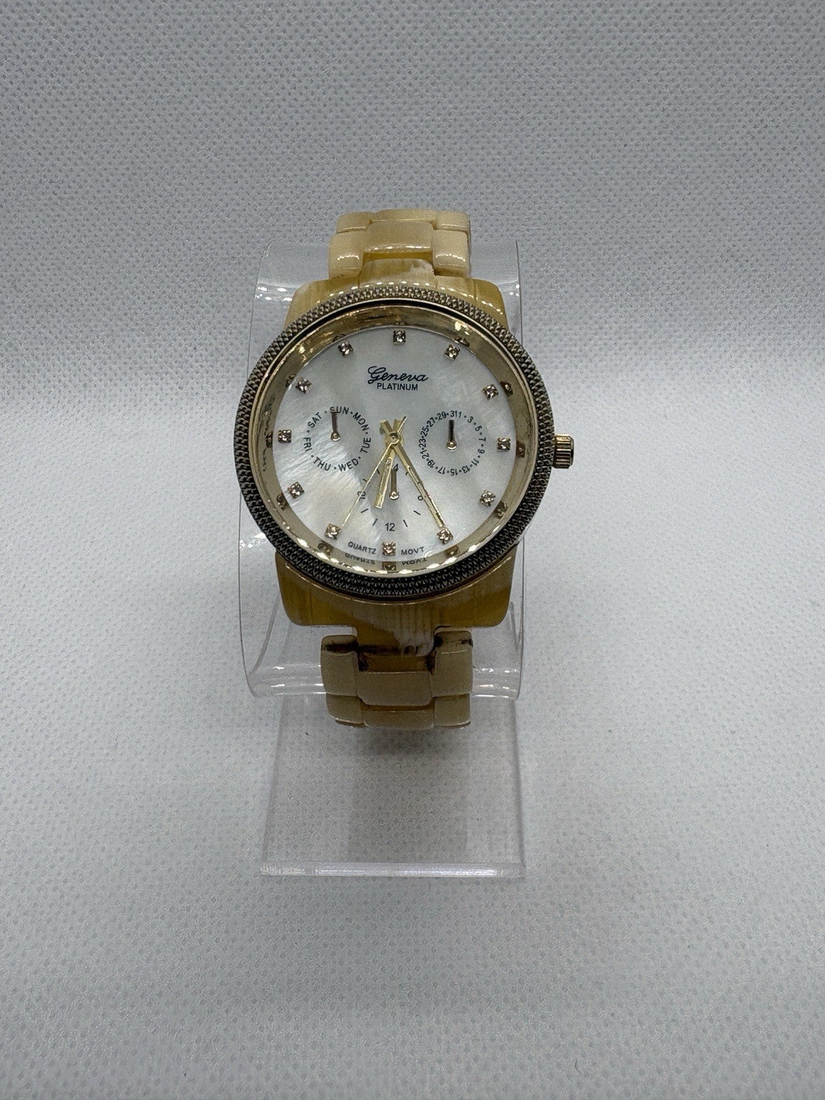 Geneva Platinum Women's Gold Tone Watch Mother Of Pearl Dial New Battery
