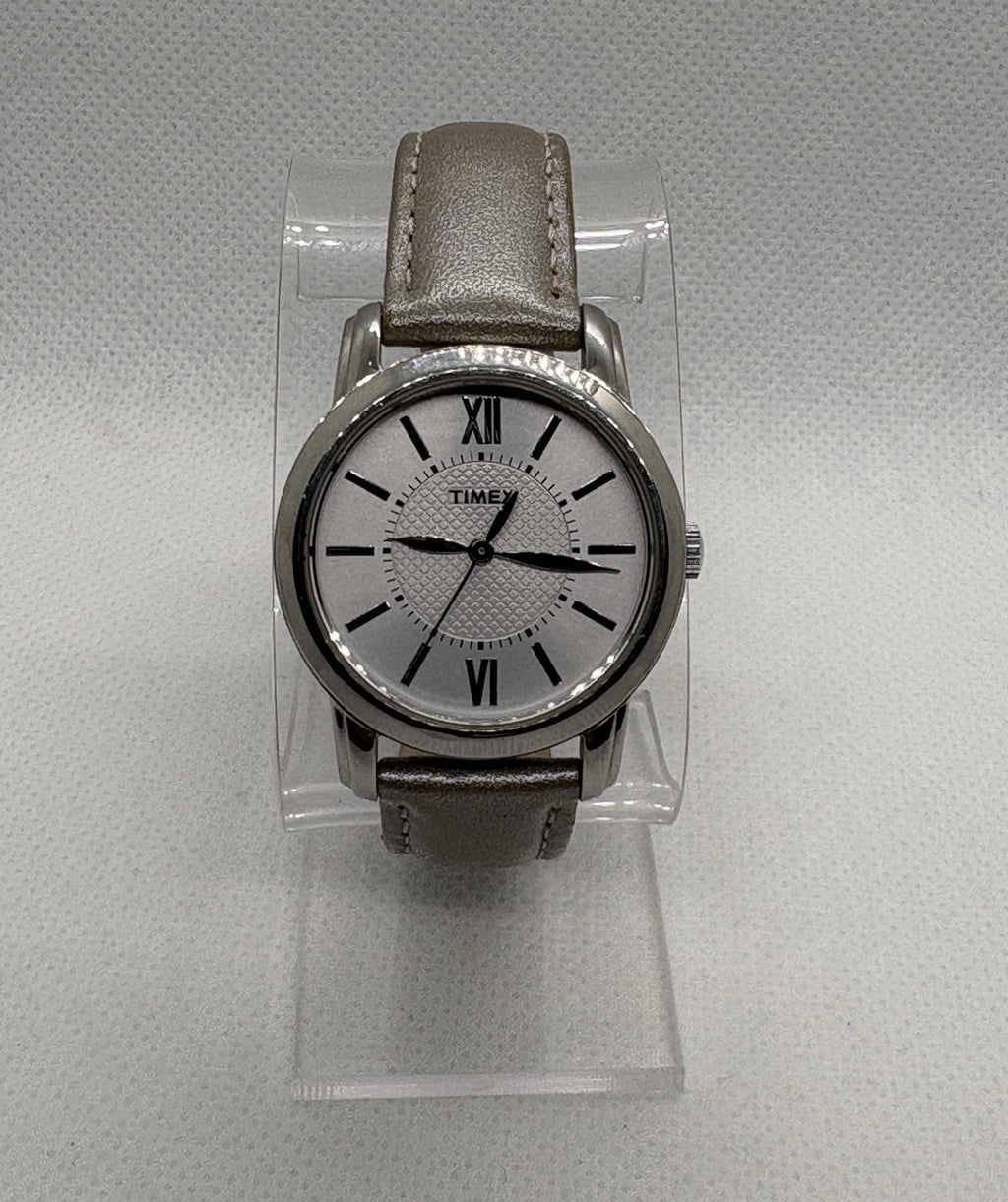Timex Uptown Chic T2N683 Silver Tone Case 32mm Leather Band Women's Watch