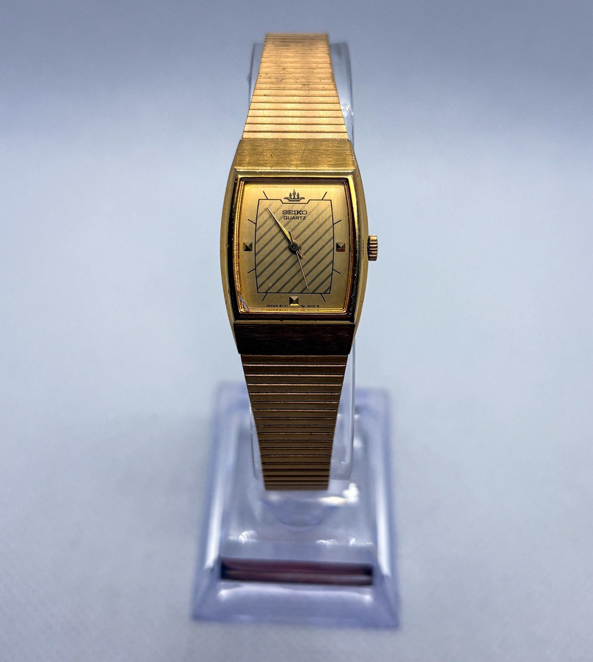 Vintage 1988 Seiko Ladies Watch 8Y21-5020 Gold Tone Tonneau Dial New Battery