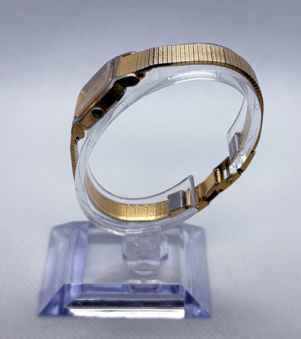 Vintage 1983 Seiko Ladies Watch 2C20-5320 Gold Tone Mesh Bracelet New Battery