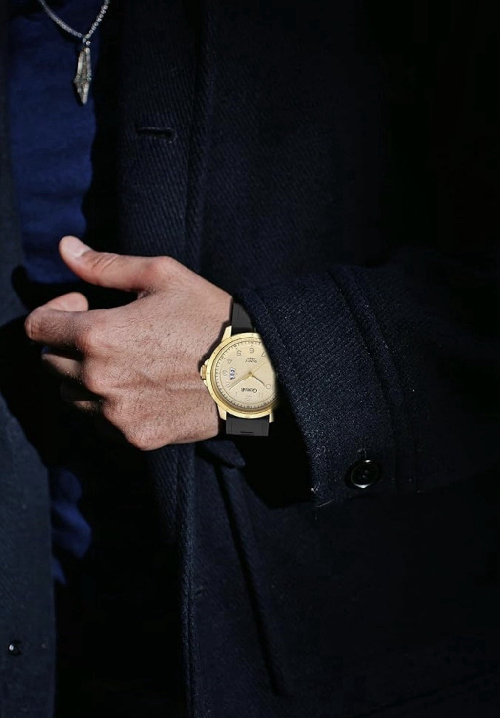 Gediyar Men’s Quartz Watch Gold Case/Dial Black Silicone Band 45mm Case A8619