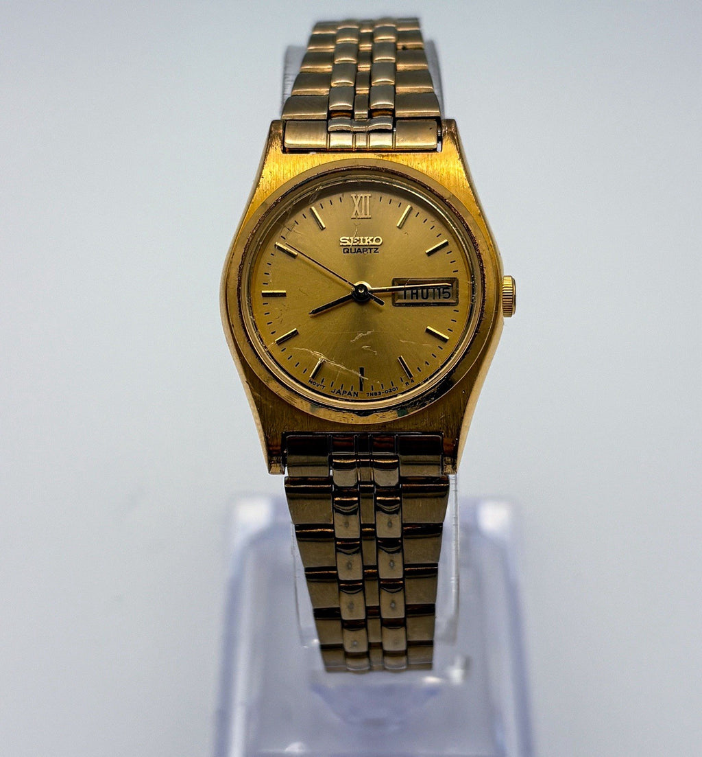 Vintage 1994 Seiko SQ Ladies Watch Gold Tone Day Date 25mm Roman 12 7N83-0081