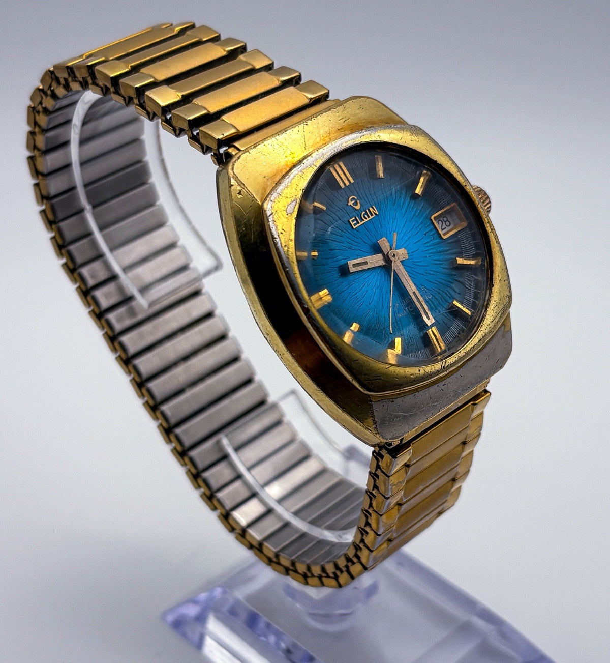 Vintage 1970s Elgin Automatic 17J Cushion Gold Watch Blue Starburst Dial Run