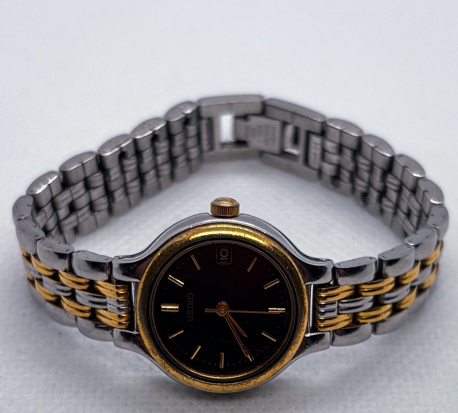 Vintage 1995 Seiko Quartz Ladies Watch 7N82-0228 Two Tone 25mm Black Dial Date