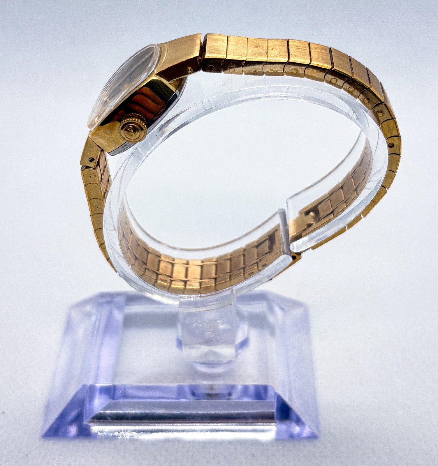 Vintage 1970s Helbros Ladies Watch 17 Jewel Manual Wind Gold Tone Cushion
