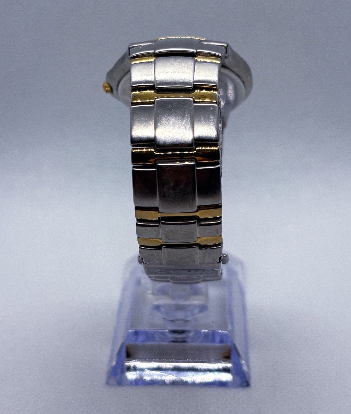 Vintage Citizen E111-K16768 Two Tone 36mm Eco Drive Solar Watch 6.25” Max Wrist